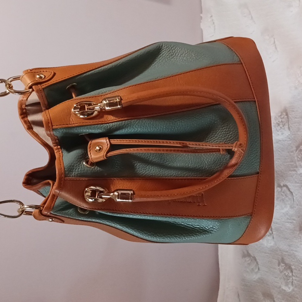Gorgeous ⚜️ Valentina Genuine Leather Bucket Bag Made In Italy!  🇮🇹 *New*
